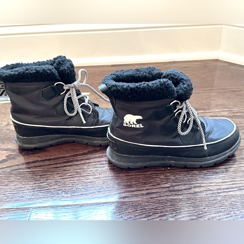 Sorel Faux Fur Lined Women’s Lace Up Explorer Carnival Boots Waterproof - Size 5